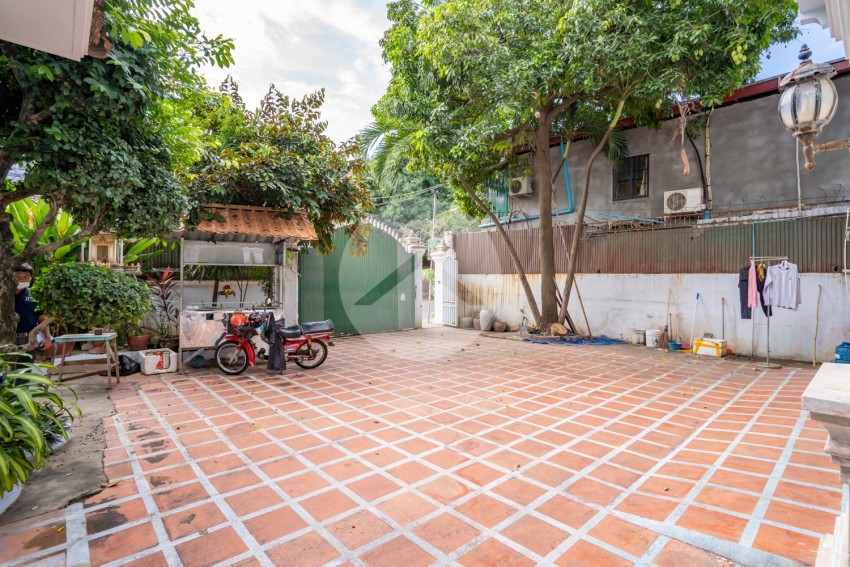 7 Bedroom Commercial Villa For Rent - Toul Kork, Phnom Penh