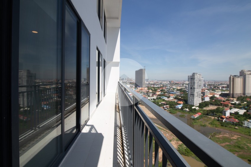 4 Bedroom Penthouse For Rent - Chroy Changvar, Phnom Penh