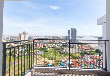 4 Bedroom Penthouse For Rent - Chroy Changvar, Phnom Penh thumbnail