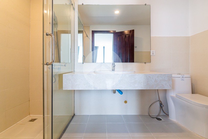 23th Floor 4 Bedroom Penthouse For Sale - MekongView 6, Phnom Penh