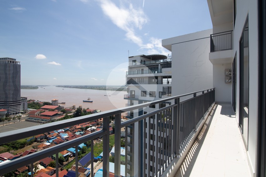 23th Floor 4 Bedroom Penthouse For Sale - MekongView 6, Phnom Penh