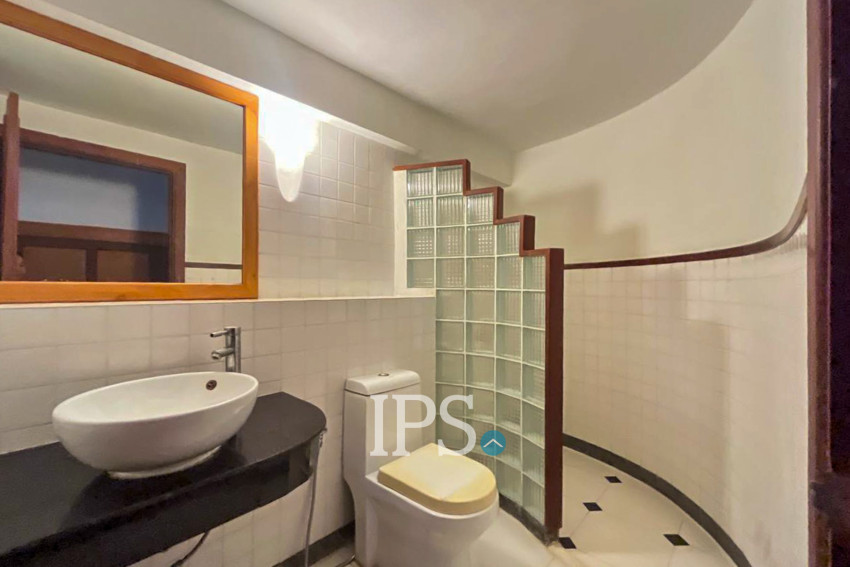 650 Office Penthouse For Rent - Chroy Changvar, Phnom Penh