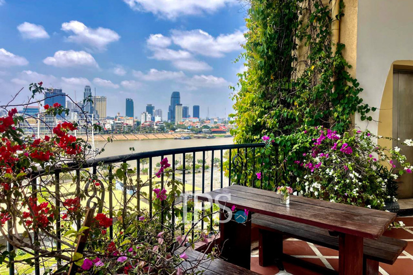 650 Office Penthouse For Rent - Chroy Changvar, Phnom Penh