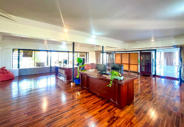 650 Office Penthouse For Rent - Chroy Changvar, Phnom Penh thumbnail