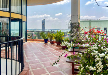 650 Office Penthouse For Rent - Chroy Changvar, Phnom Penh thumbnail