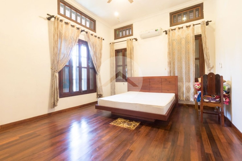 8 Bedroom Villa For Sale - Sala Kamreuk, Siem Reap