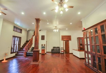 8 Bedroom Villa For Sale - Sala Kamreuk, Siem Reap thumbnail