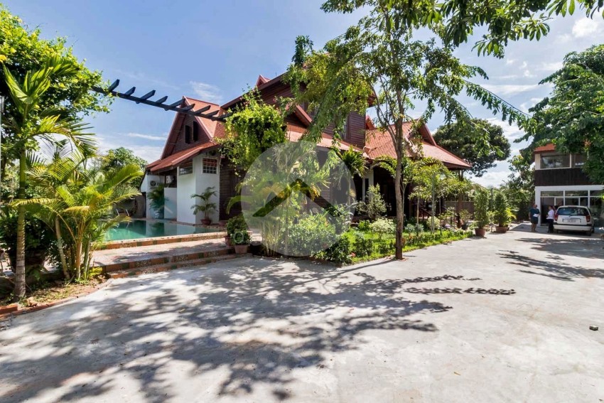 8 Bedroom Villa For Sale - Sala Kamreuk, Siem Reap