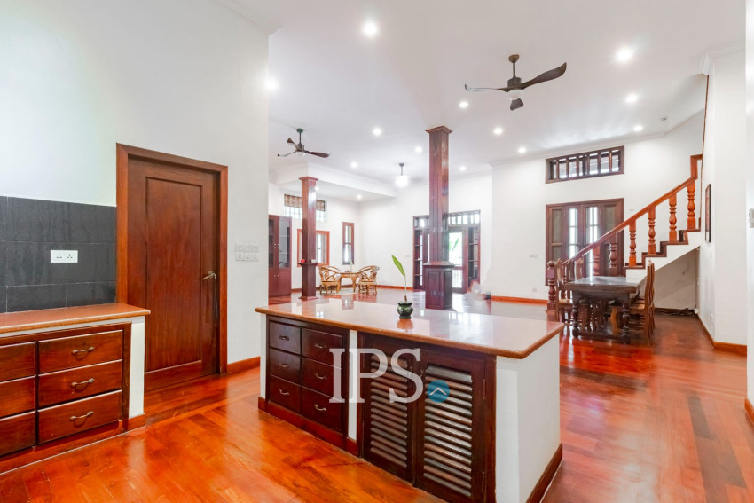 វីឡា 10 បន្ទប់គេង សម្រាប់លក់ - សាលាកំរើក, សៀមរាប