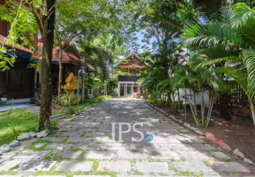 7 Bedroom Villa For Sale - Sala Kamreuk, Siem Reap thumbnail