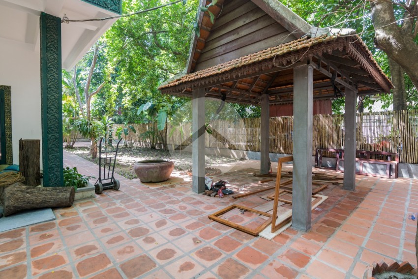 4 Bedroom Villa For Rent - Tonle Bassac, Phnom Penh