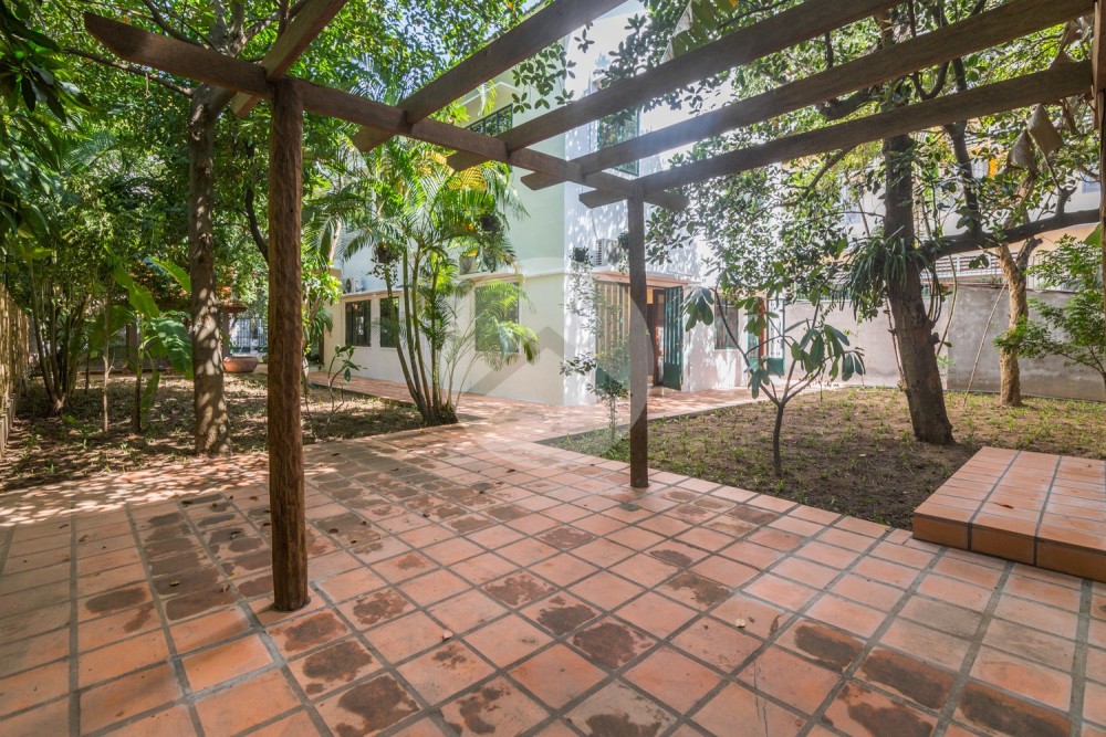 4 Bedroom Villa For Rent - Tonle Bassac, Phnom Penh - Image 6