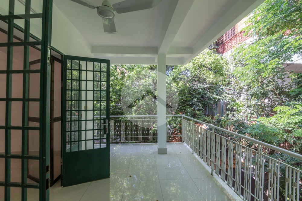 4 Bedroom Villa For Rent - Tonle Bassac, Phnom Penh - Image 14