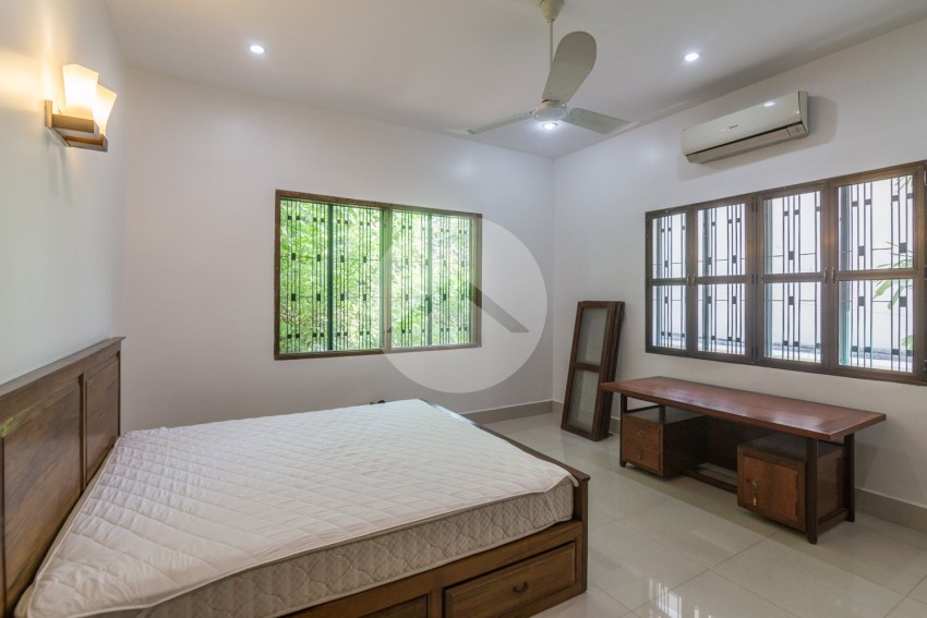 4 Bedroom Villa For Rent - Tonle Bassac, Phnom Penh