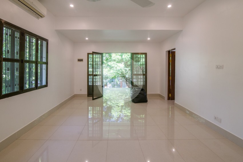 4 Bedroom Villa For Rent - Tonle Bassac, Phnom Penh