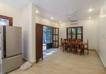 4 Bedroom Villa For Rent - Tonle Bassac, Phnom Penh thumbnail