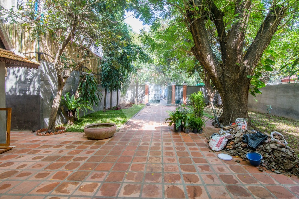 4 Bedroom Villa For Rent - Tonle Bassac, Phnom Penh - Image 7