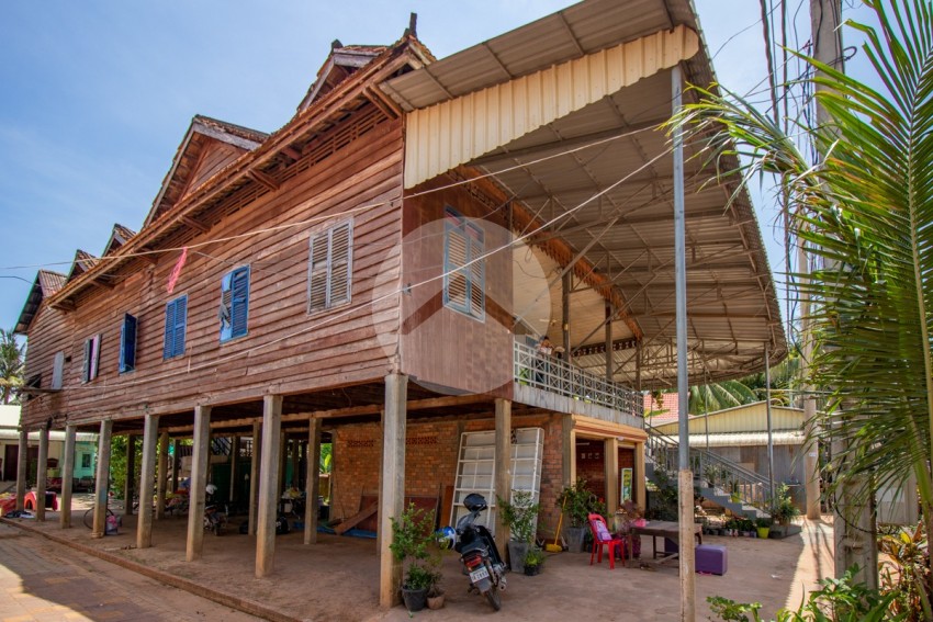 2 Bedroom Wooden House For Sale - Sangkat Siem Reap, Siem Reap