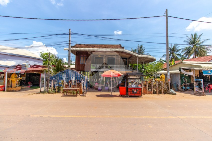 2 Bedroom Wooden House For Sale - Sangkat Siem Reap, Siem Reap