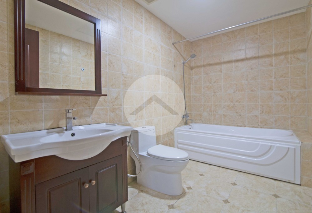 2 Bedroom Condo For Rent - 7 Makara, Phnom Penh - Image 4