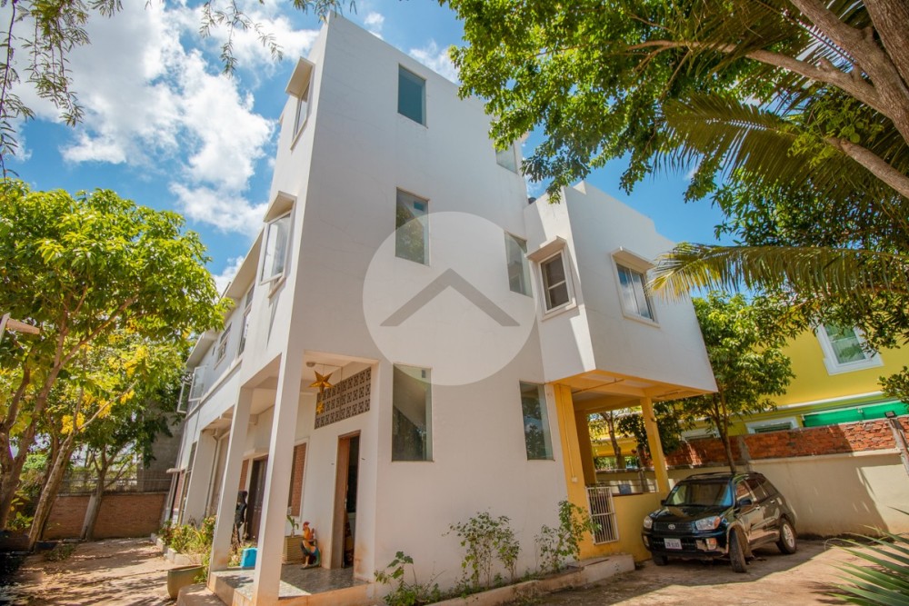 5 Bedroom Villa For Sale - Sala Kamreuk, Siem Reap