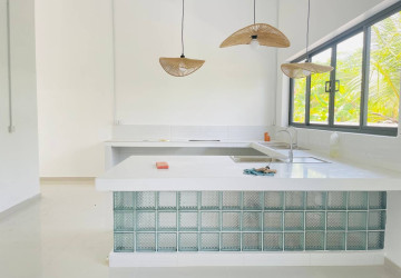 2 Bedroom Serviced Apartment For Rent - BKK1, Phnom Penh thumbnail