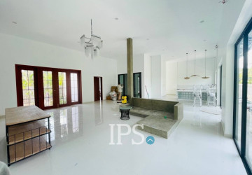2 Bedroom Serviced Apartment For Rent - BKK1, Phnom Penh thumbnail