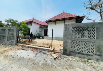 2 Bedroom Serviced Apartment For Rent - BKK1, Phnom Penh thumbnail