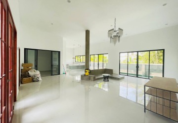 2 Bedroom Serviced Apartment For Rent - BKK1, Phnom Penh thumbnail