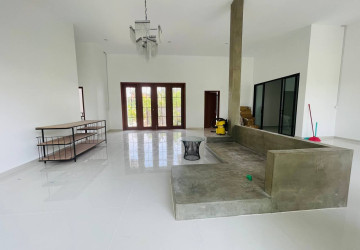 2 Bedroom Serviced Apartment For Rent - BKK1, Phnom Penh thumbnail