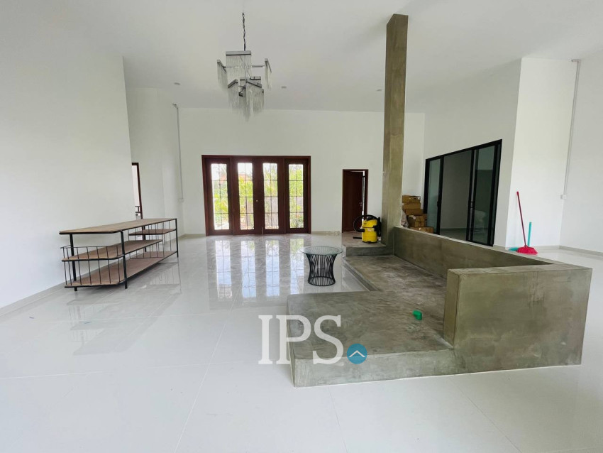 2 Bedroom Serviced Apartment For Rent - BKK1, Phnom Penh