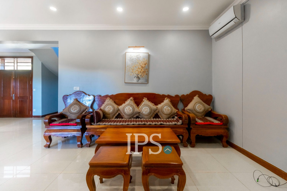 4 Bedroom House For Sale - Svay Dangkum, Siem Reap - Image 4