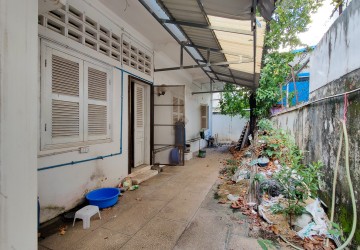 13 Room Commercial Villa For Rent - Boeung Keng Kang 1, Phnom Penh thumbnail