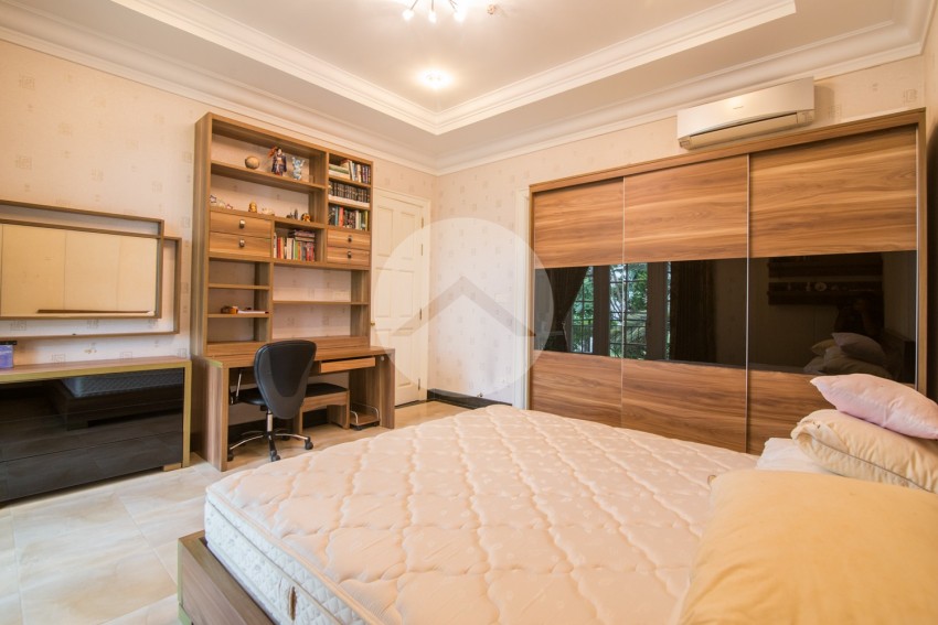 5 Bedroom Chateau Villa For Sale - Grand Phnom Penh City, Sen Sok, Phnom Penh