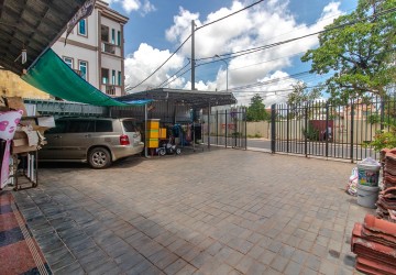 225 Sqm Retail Space For Rent - Svay Dangkum, Siem Reap thumbnail