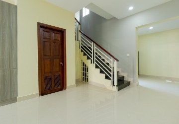 3 Bedroom Townhouse For Rent - Borey Premier, Svay Dangkum, Siem Reap thumbnail