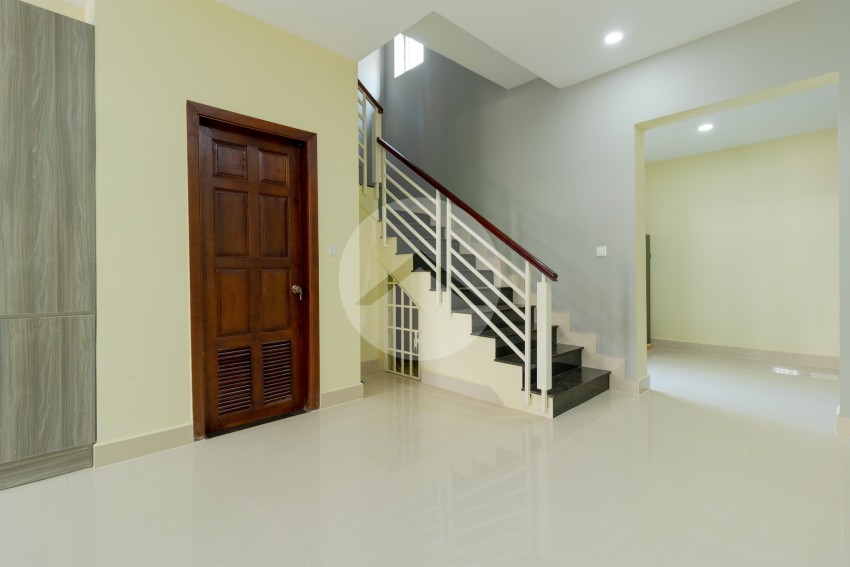 3 Bedroom Townhouse For Rent - Borey Premier, Svay Dangkum, Siem Reap