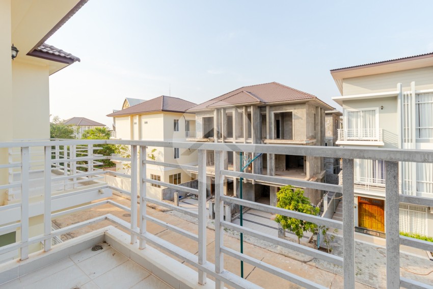 3 Bedroom Townhouse For Rent - Borey Premier, Svay Dangkum, Siem Reap