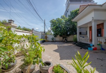 3 Bedroom Villa For Sale - Svay Dangkum, Siem Reap thumbnail