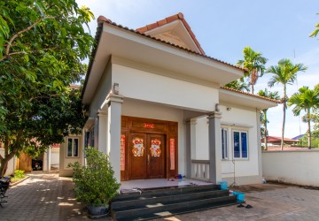 3 Bedroom Villa For Sale - Svay Dangkum, Siem Reap thumbnail