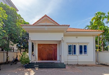 3 Bedroom Villa For Sale - Svay Dangkum, Siem Reap thumbnail