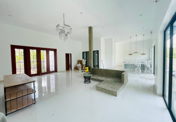 1 Bedroom Apartment For Rent - Sala Kamreuk, Siem Reap thumbnail