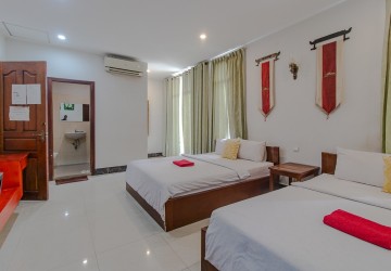 20 Bedroom Guesthouse For Rent - Sala Kamreuk, Siem Reap thumbnail