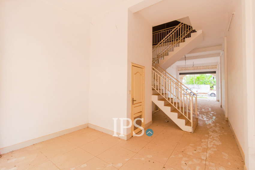 288 Sqm Shophouse For Rent - Sala Kamreuk, Siem Reap