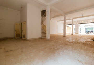 576 Sqm Shophouse For Rent - Sala Kamreuk, Siem Reap thumbnail