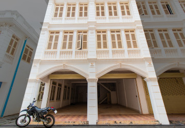 576 Sqm Shophouse For Rent - Sala Kamreuk, Siem Reap thumbnail