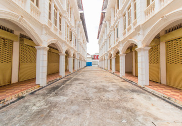 576 Sqm Shophouse For Rent - Sala Kamreuk, Siem Reap thumbnail