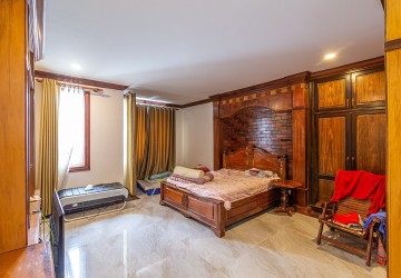 8 Bedroom Villa For Rent - Chroy Changvar, Phnom Penh thumbnail