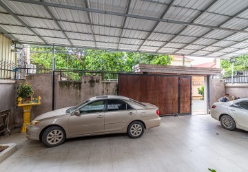 8 Bedroom Villa For Rent - Chroy Changvar, Phnom Penh thumbnail