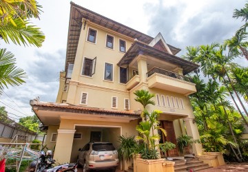 8 Bedroom Villa For Sale - Sala Kamreuk, Siem Reap thumbnail